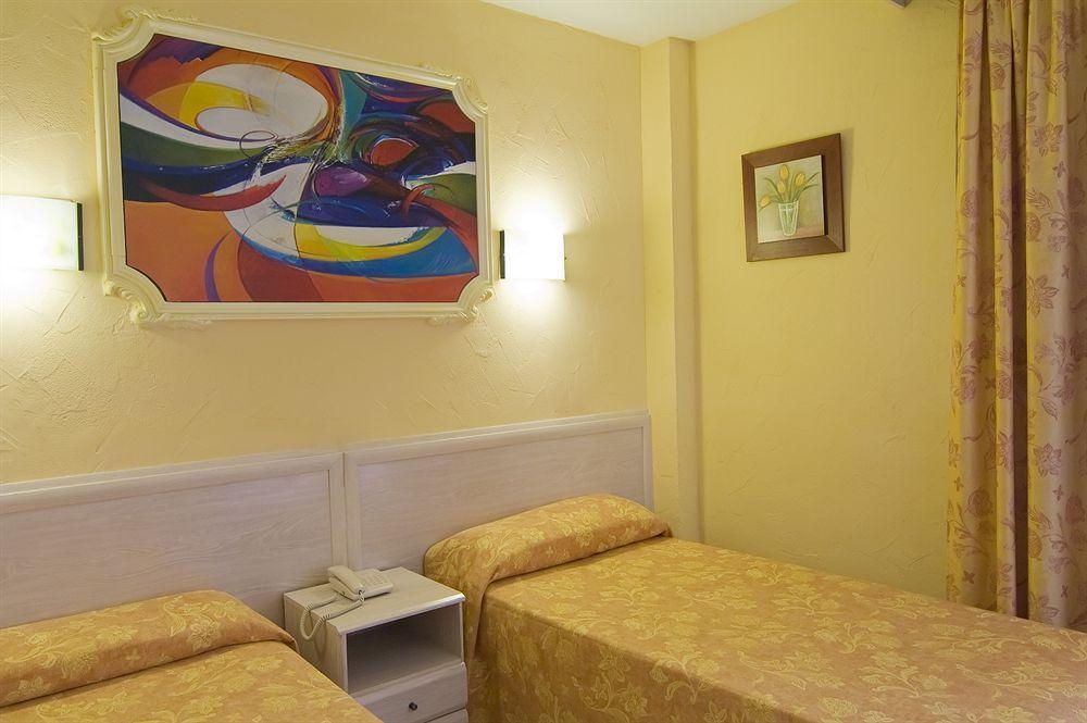 Hotel Servigroup Orange Бенидорм Екстериор снимка